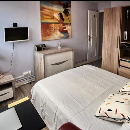Chambre à louer dans un appartement proche du centre-ville Nevers Esterno foto